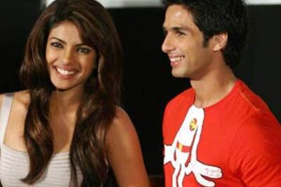 In pics: Priyanka, Shahid promote Kaminey