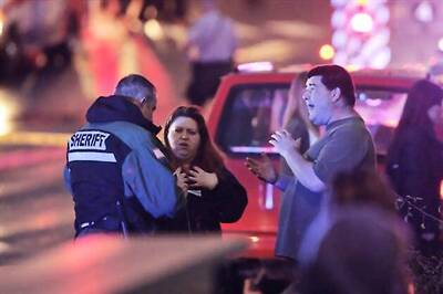 US: Gunman, two others dead in Oregon mall shooting