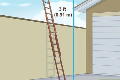How to Hang Christmas Lights on a Roof Peak