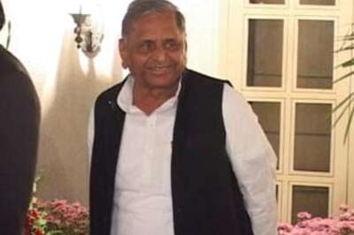 EC likely to slap a notice on Mulayam in UP DM case