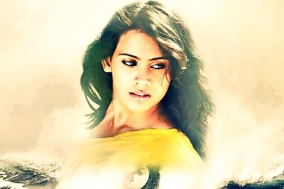 Kathika surprises Thulasi on the sets of 'Yaan'