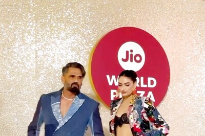 Suniel Shetty And Athiya Set Father-Daughter Goals On Red Carpet