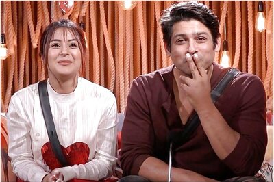 Bigg Boss 13: Shehnaz Discusses Baby Names with Sidharth, Fans Wish They Get Married