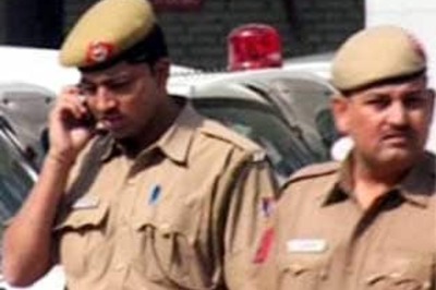 Bihar policemen under fire for wearing khadi