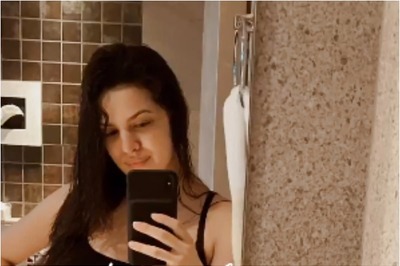 Natasa Stankovic Shows off Post-delivery Figure in Mirrorfie, See Pic
