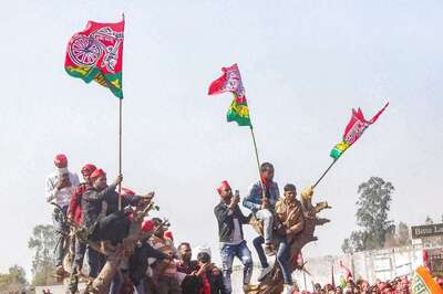 SP Promises to Implement Urban Employment Guarantee Scheme if it Wins UP Local Body Polls