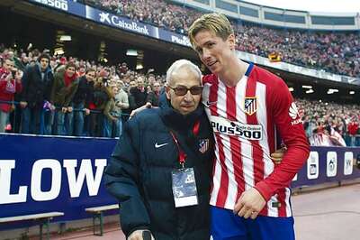 La Liga: Torres reaches century, Atletico keep pressure on Barca