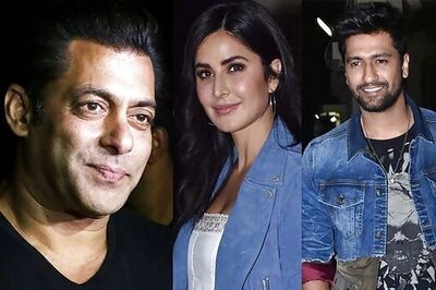 Vicky Kaushal Proposes Marriage to Katrina Kaif in Front of Salman Khan in This Viral Video