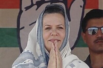 Sonia calls urgent meet over Liberhan report leakage