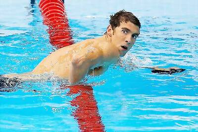 Phelps turns up at worlds with fractured foot