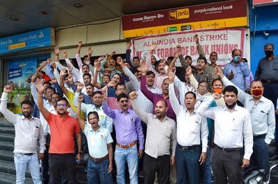 Two-day Bank Strike Ends; Unions Warn of Intensifying Stir if Govt Goes Ahead With Privatisation of PSBs