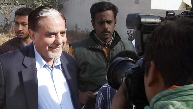 Court gives 10 days to Zee chief before arrest