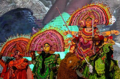Kolkata Durga Puja Club's English 'Chandipath' Leaves Internet Conflicted