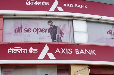 Axis Bank Surges Over 8% to Hit Record High Post Q2 Results; What Should Investors Do?