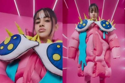 Urfi Javed Gets Brutally Trolled For Her Latest Look, Netizens Call Her 'Alien'