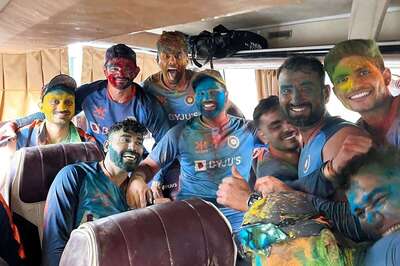 WATCH: Indian Cricket Team Celebrate The Festival of Colours in Ahmedabad as Holi Fever Grips Nation
