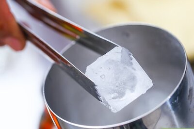 How to Make a Chilling on My Carpet Cocktail