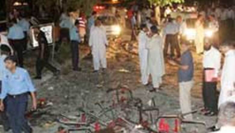 Suicide blast rocks Islamabad, 15 killed