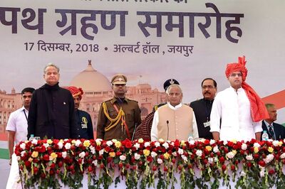 Swearing-In LIVE: Kamal Nath Takes Oath as Madhya Pradesh CM, BJP Sharpens Attack Over 1984 Riots