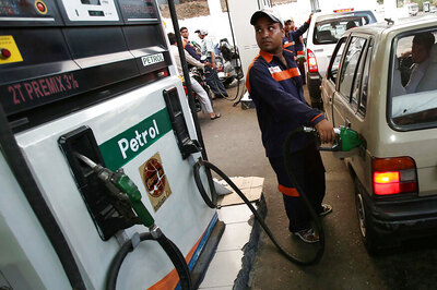 Petrol Price Down Rs 2.5 a Litre, Diesel by Rs 2.25
