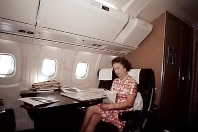 ‘Martinis, Mints, Route Naps’: Former British Airways Attendant Reveals Queen Elizabeth’s Flying Habits