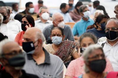 Over 52,000 Vaccinated by Friday Evening in Delhi on Third Phase of Covid-19 Vaccination