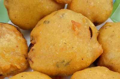 Exploring The Heritage of Purna Bajjis, A Popular South Indian Snack With British Connection
