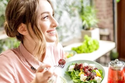Listening to Good Music Before Eating Has a Positive Impact on Health: Nutritionist