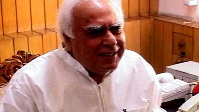 India committed to protect foreign investment: Sibal