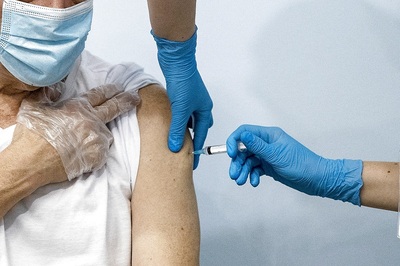 Blood Clots Post Covid-19 Vaccination Can Be Due to Wrong Injection Technique, Says Study