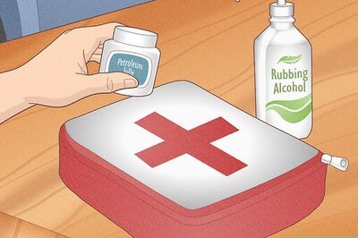 18 Essential Items That Should Be in Your Car Emergency Kit