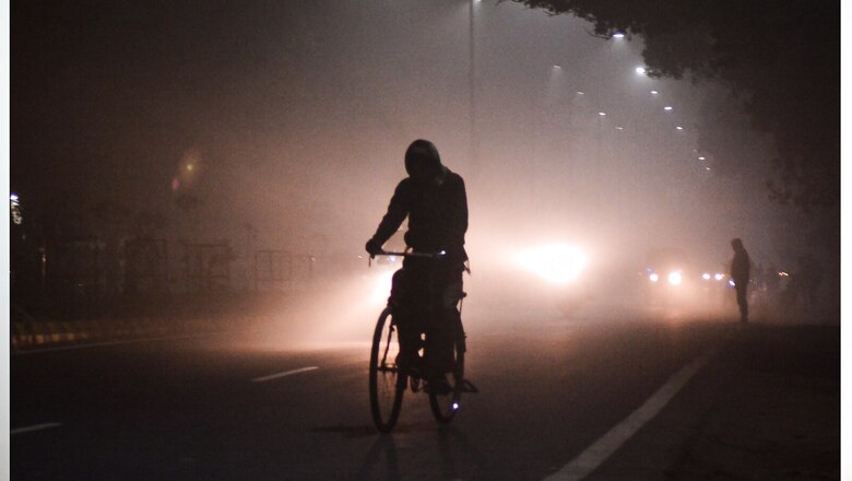 Light Rain, Temperature Rise Predicted for Delhi. Clearer Sky in Punjab But Fog Shrouds East UP, Bihar