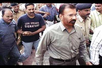 PIL seeks direction to CBI to secure Vanzara's confession