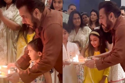 Salman Khan Performs Ganesh Puja, Chants 'Bappa Moreya'; Video Goes Viral | Watch