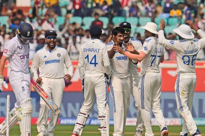 IND vs ENG 2nd Test Day 2: Jasprit Bumrah Double Strike Helps India Hold Edge Over England at Tea
