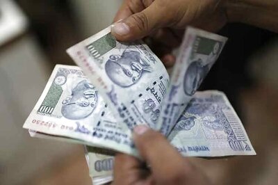 Rupee Falls Below 72 Mark Against US Dollar on Fund Outflows
