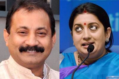 Bihar Minister Calls Smriti Irani 'Dear', Sparks War of Words