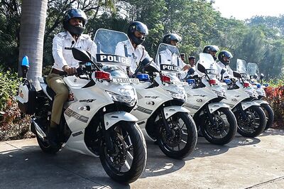 Suzuki Gifts 250 Customised Gixxer SF 250 Motorcycles With 150 Kmph Top Speed to Surat Traffic Police