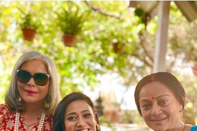 Shweta Tiwari Is In Complete Awe As She Poses With ‘Living Legends’ Zeenat Aman and Zarina Wahab