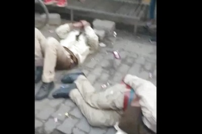 Video: 2 Drunk Policemen Roll In Front of Liquor Shop in UP's Shahjahanpur