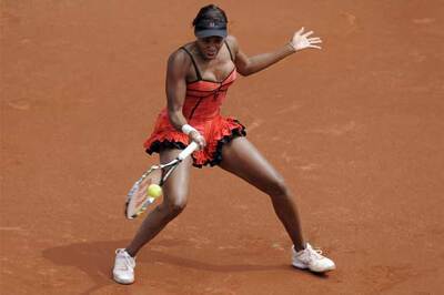 Venus, Kuznetsova advance at French Open