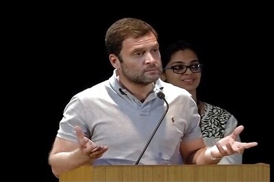 Bengaluru college students stump Rahul by endorsing Modi's schemes in front of him