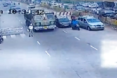 Three People Die in Road Accident at Traffic Signal Near Hyderabad