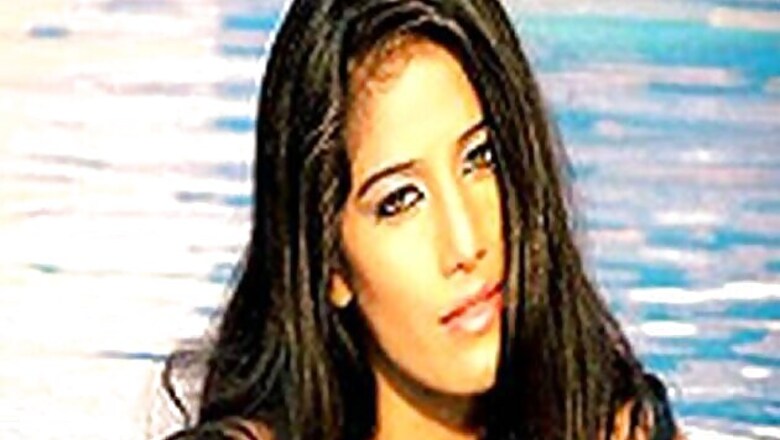 Poonam Pandey may appear in Kannada 'Dirty Picture'