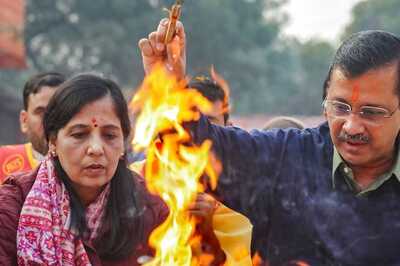 News18 Afternoon Digest: Kejriwal’s Wife Asked To Remove His Court Address Video; Modi And Meloni Strike Pose On Sidelines Of G7 Summit & Top Stories