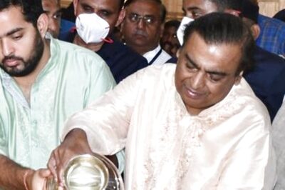 Mukesh Ambani, Son Akash Offer Prayers at Gujarat's Somnath Temple on Mahashivratri, Donate Rs 1.51 Cr