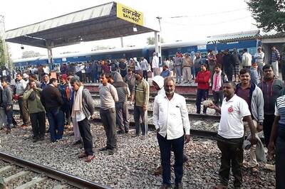 Train Headed For Maharashtra Lands up in Madhya Pradesh After Wrong Signal, Hundreds of Farmers Stranded