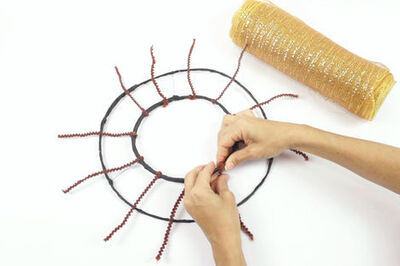 How to Make a Deco Mesh Wreath