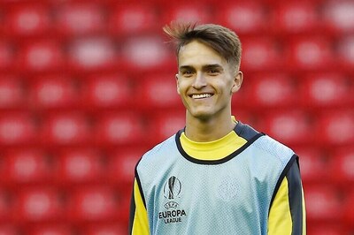 Barcelona Buy Back Midfielder Denis Suarez From Villarreal