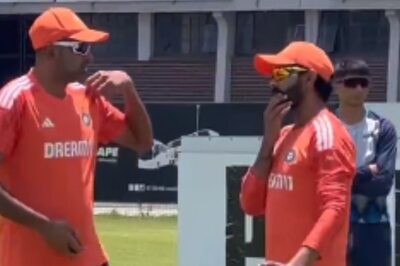 India's Spin-Duo, Ravichandran Ashwin and Ravindra Jadeja Seen Discussing Plans Ahead of Boxing Day Test - WATCH